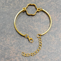 Hollow bracelet Bazel (flower)