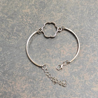 Hollow bracelet Bazel (flower)