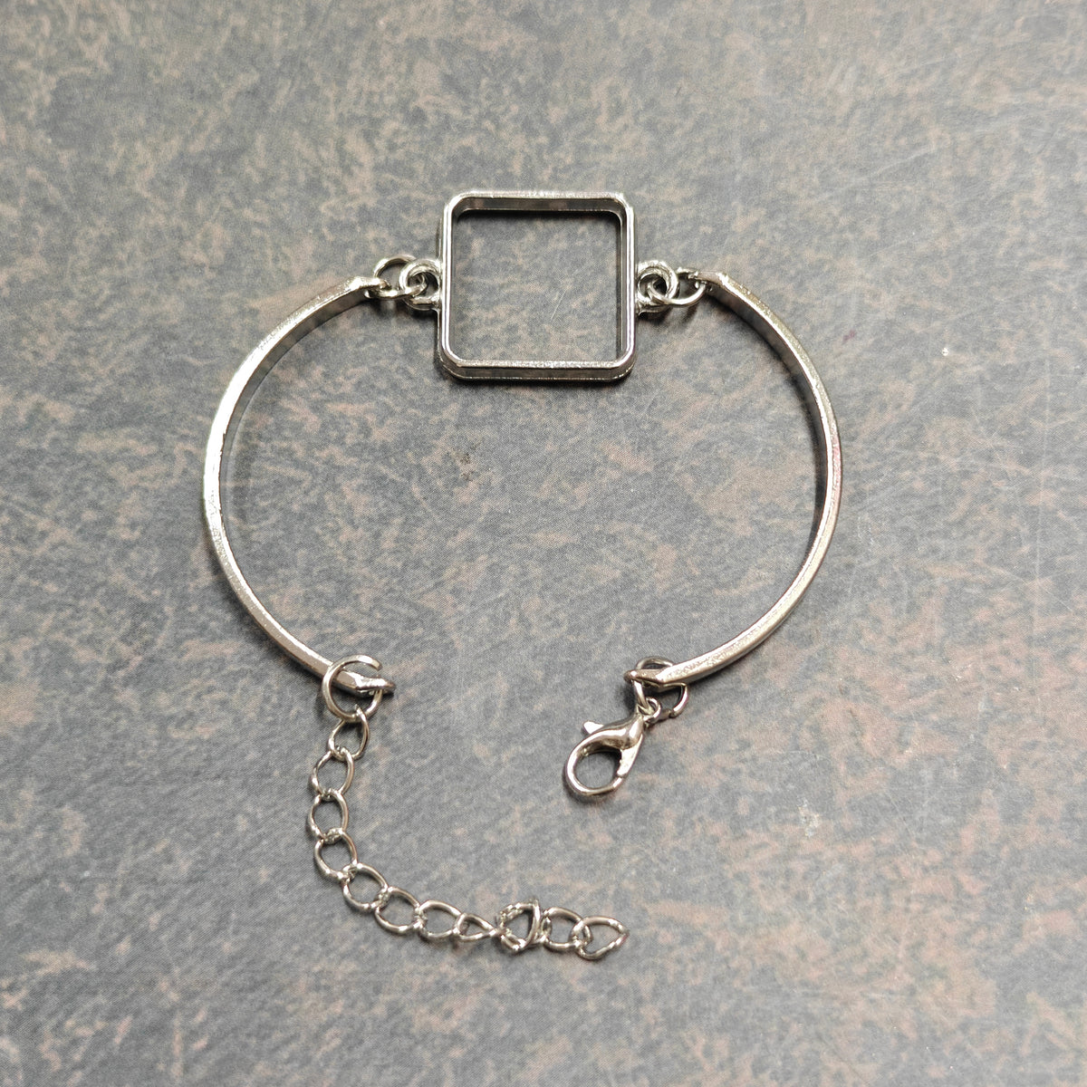 Hollow bracelet bazel (square)