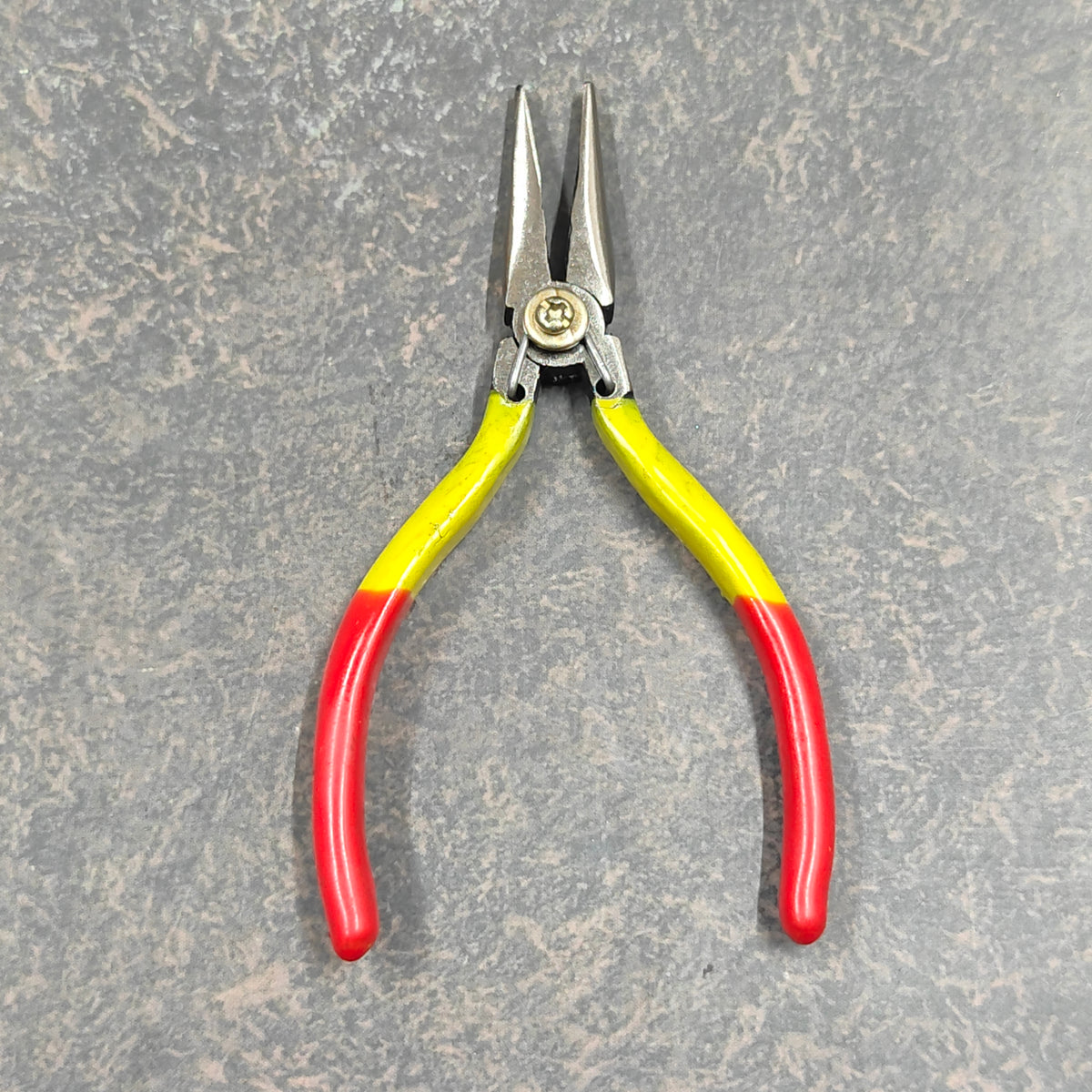 PLIER (handy)