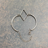 Hollow bracelet Bazel (diamond)