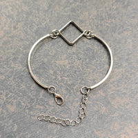 Hollow bracelet Bazel (mini diamond)